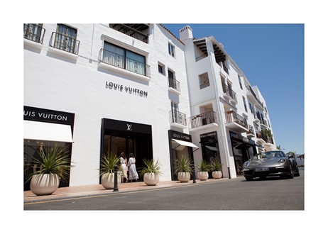 Image forPuerto Banús consolidates its position as a luxury shopping destination