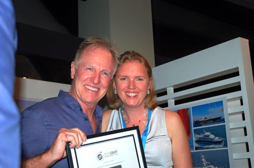 Image forISSGMT presents a prize to the Fraser Yacht Captain of the Year